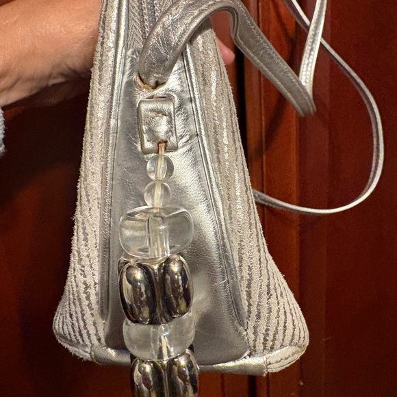 Cache Made in Italy Silver Metallic Leather Crossbody Bag Purse - Picture 7 of 11
